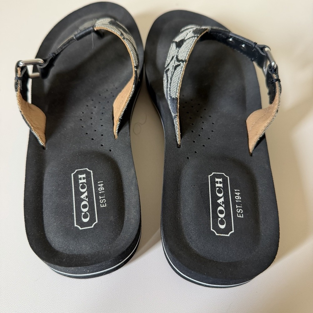 Coach Women's Signature Sandals Flip Flops Black Size 7 NEW! Worn Once! Designer - Picture 4 of 7